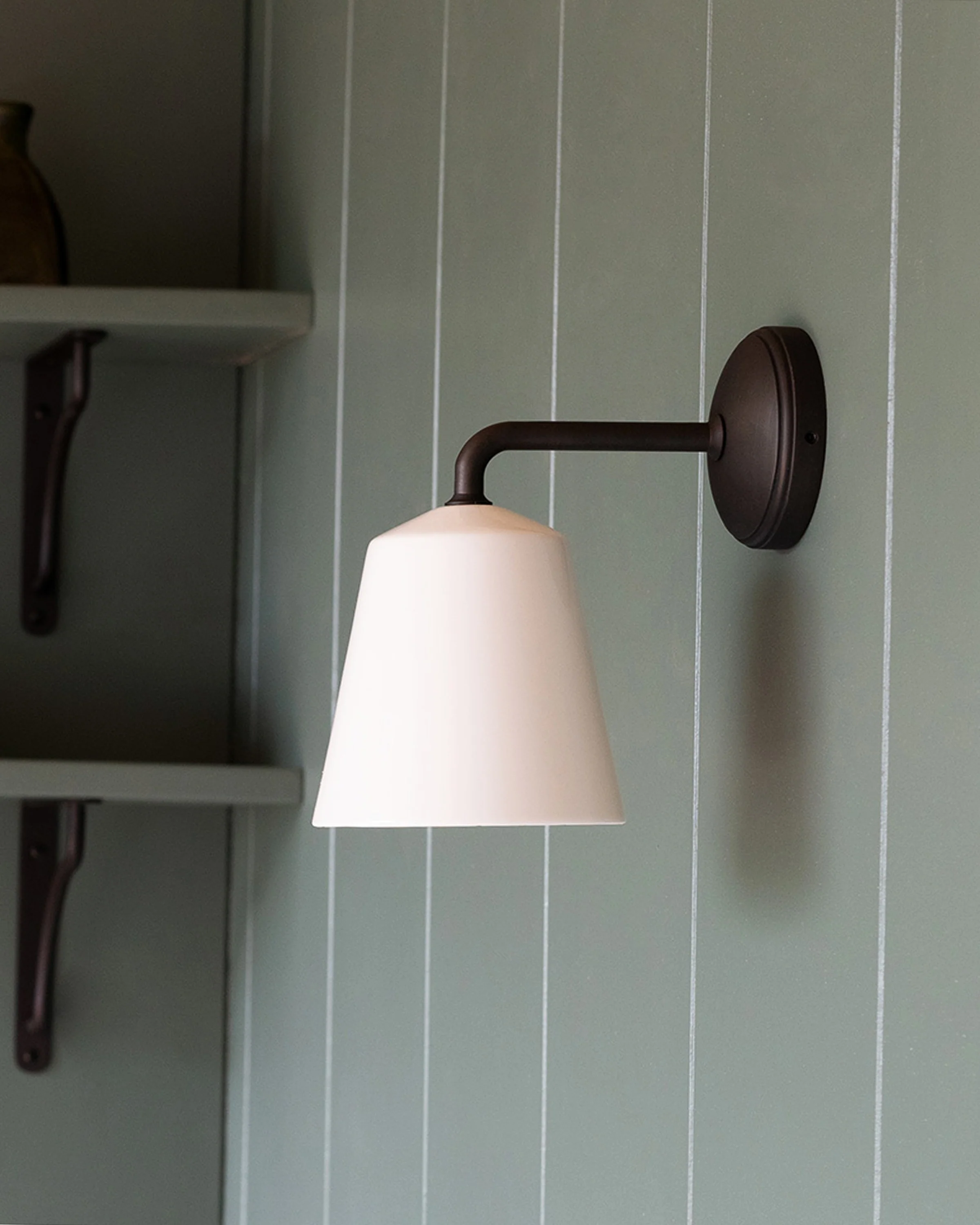Richmond Small Wall Light Fine Porcelain - Bronze - Image 2