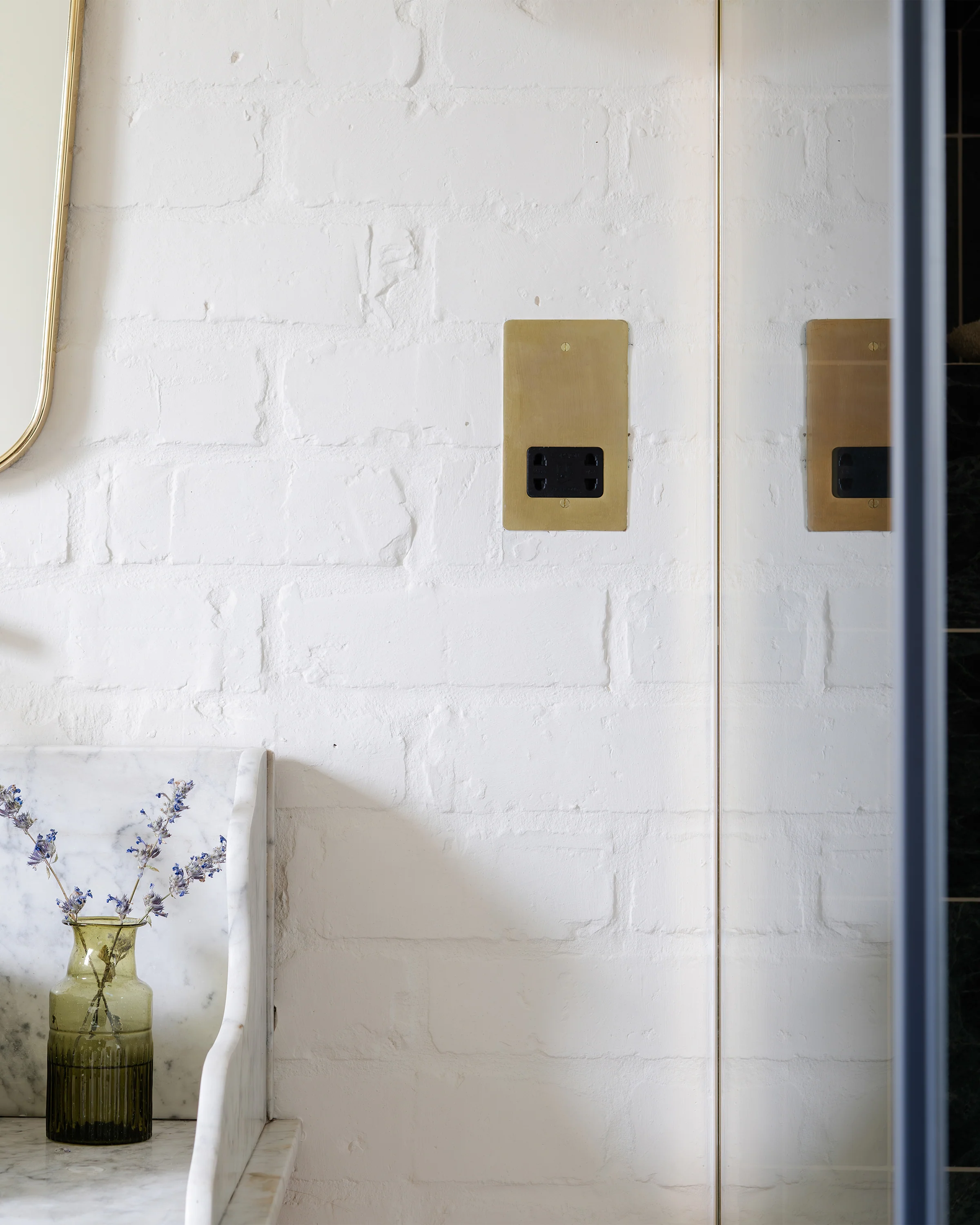 Double Shaver Socket - Antique Brass | Black - Image 3
