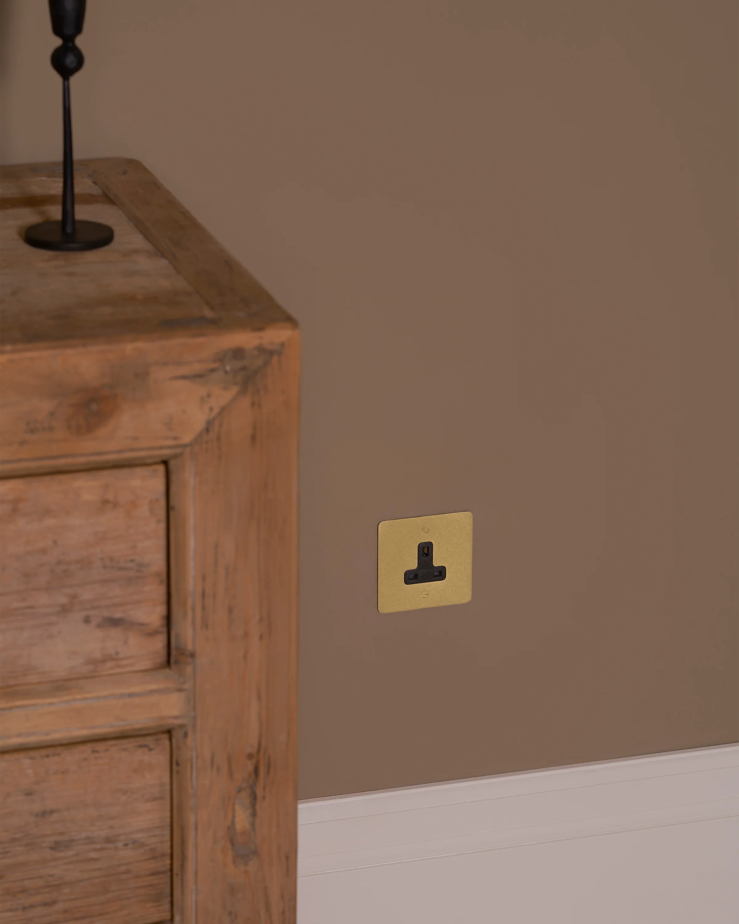 Single 13A Unswitched Socket - Antique Brass | Black - Image 3