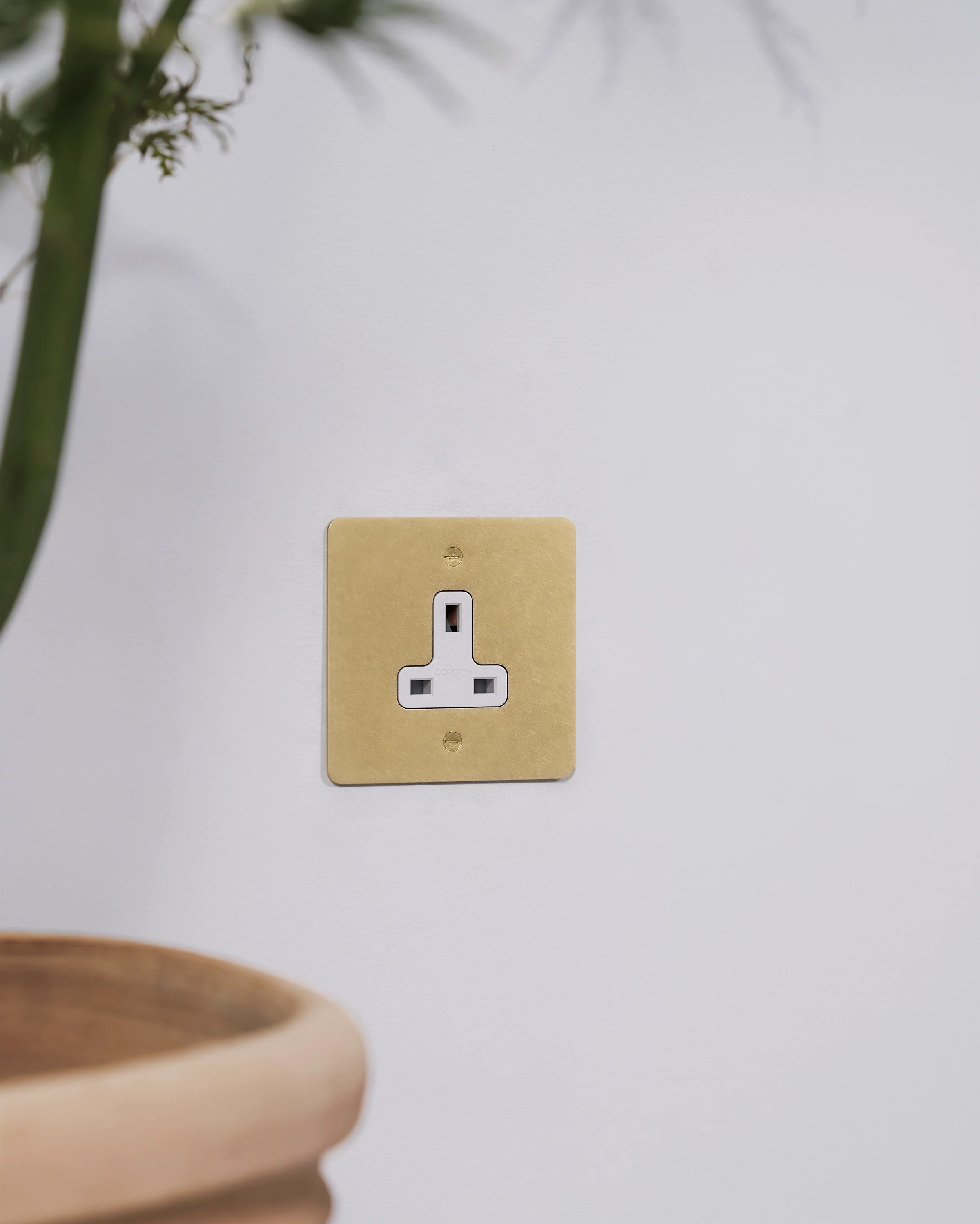 Single 13A Unswitched Socket - Antique Brass | White - Image 3