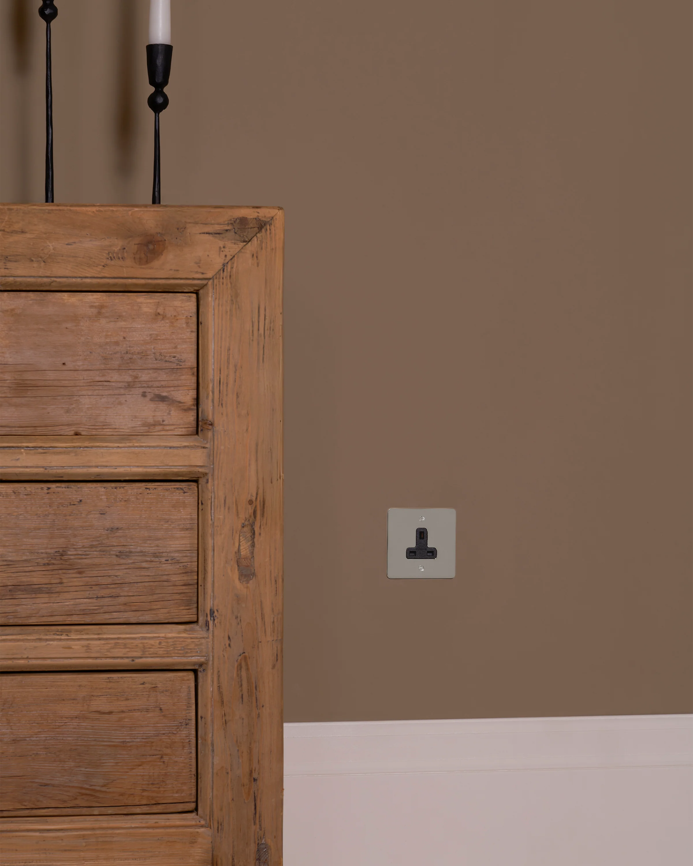 Single 13A Unswitched Socket - Polished Nickel | Black - Image 2