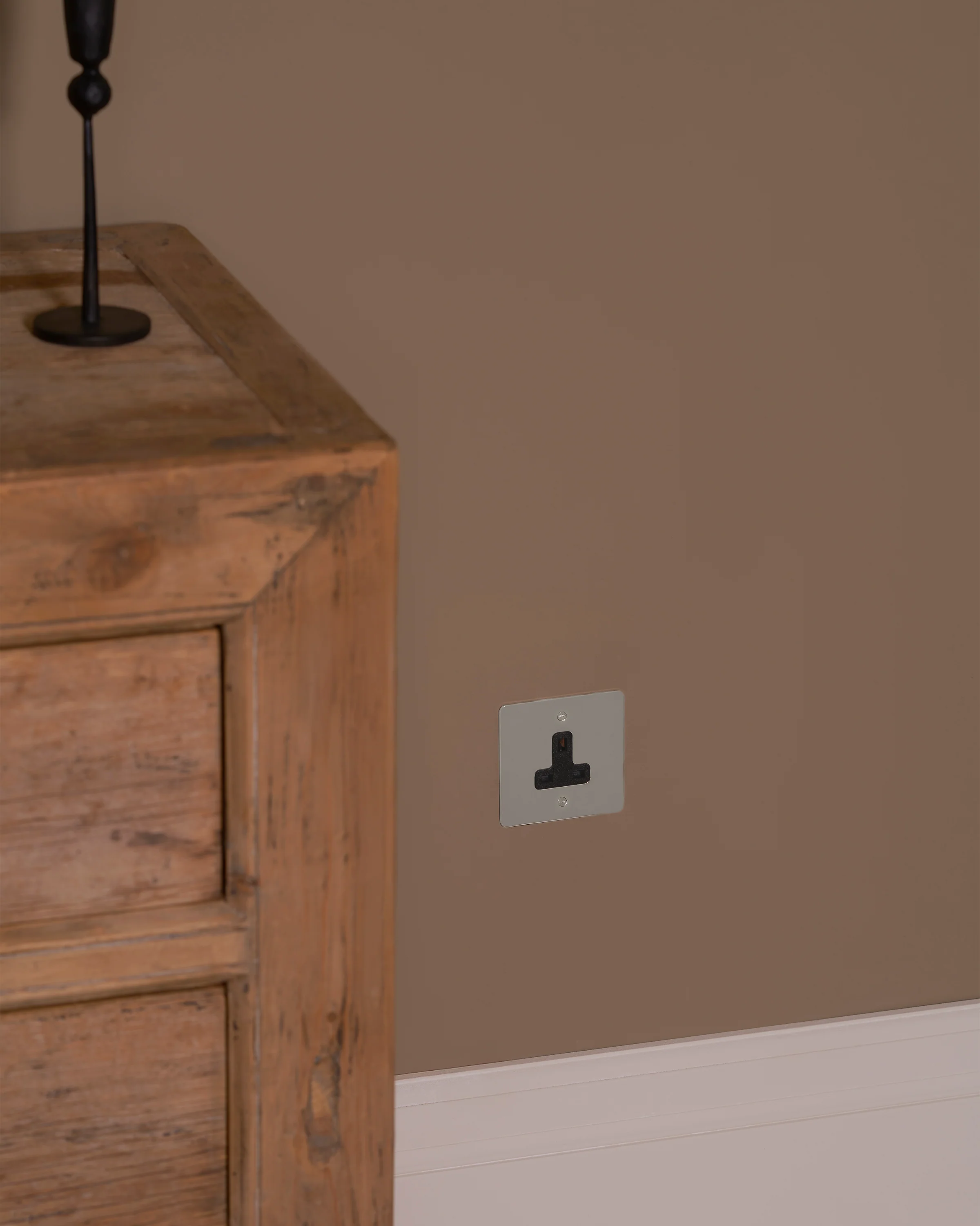 Single 13A Unswitched Socket - Polished Nickel | Black - Image 3