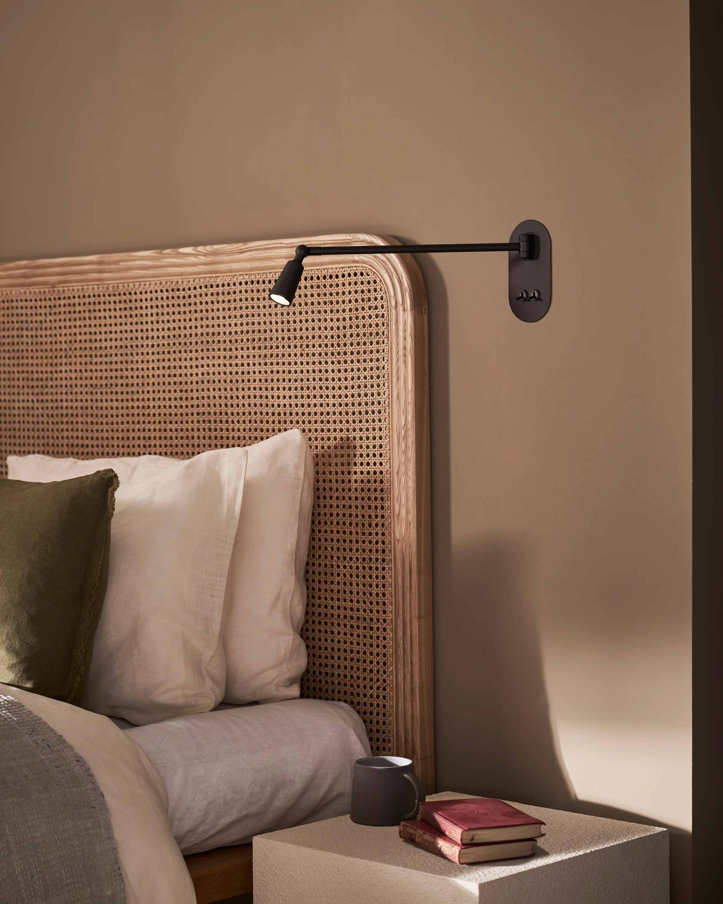 Sloane 2G Toggle Switch Reading Light - Bronze - Image 4