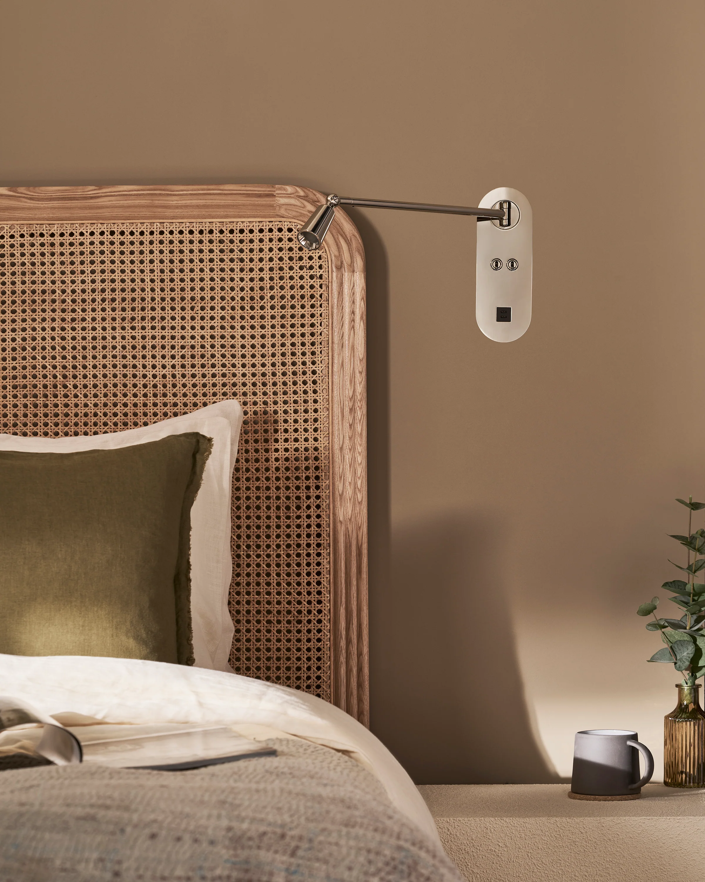 Sloane 2G Toggle Switch & USB-C Reading Light - Polished Nickel - Image 3