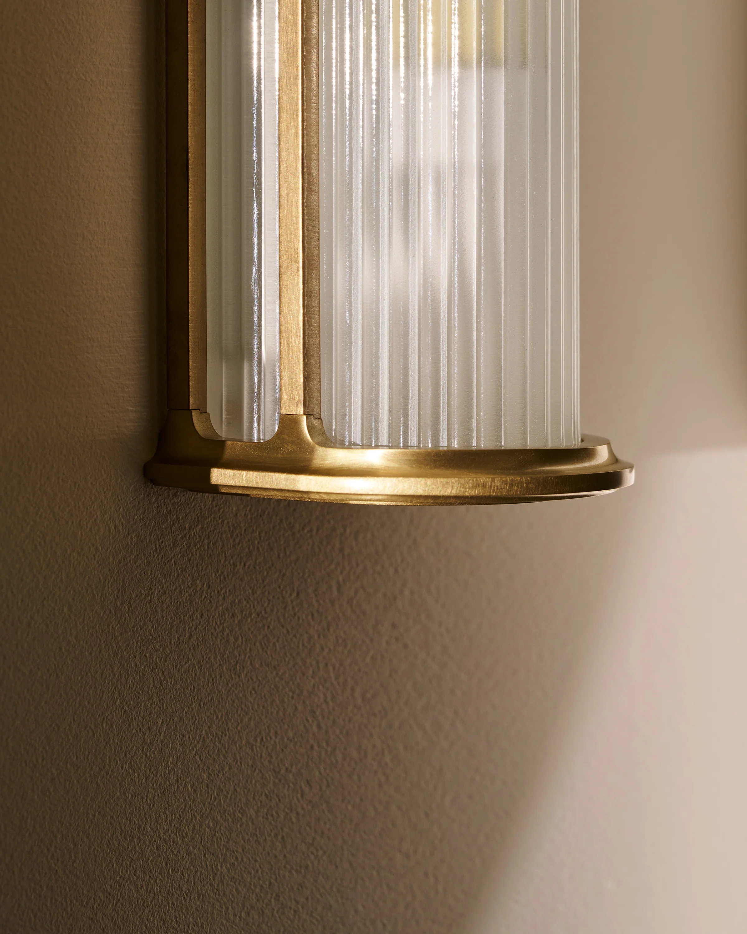 Small Bank Wall Light - Antique Brass - Image 4