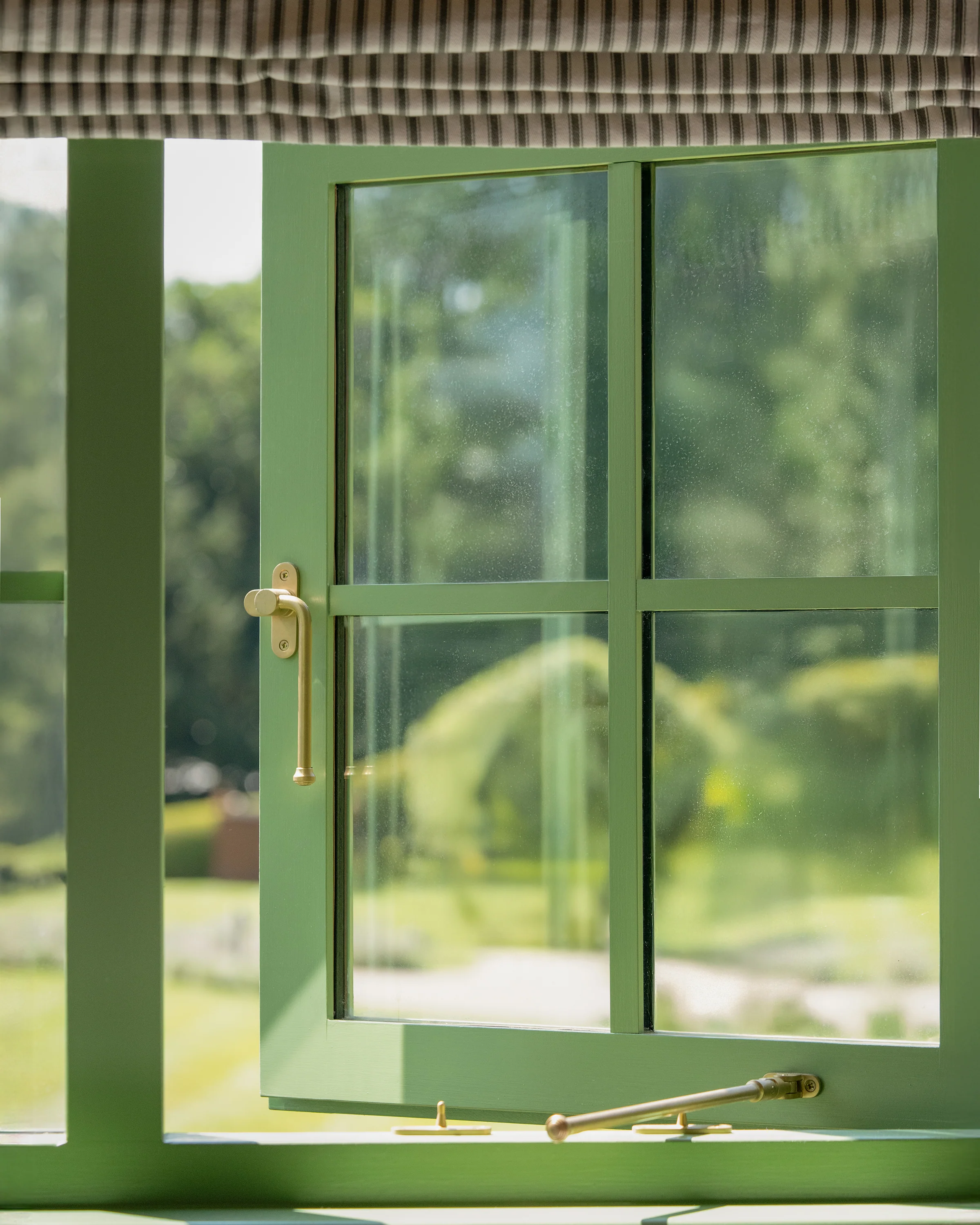 Southbank Casement Window Stay 275mm - Antique Brass - Image 7
