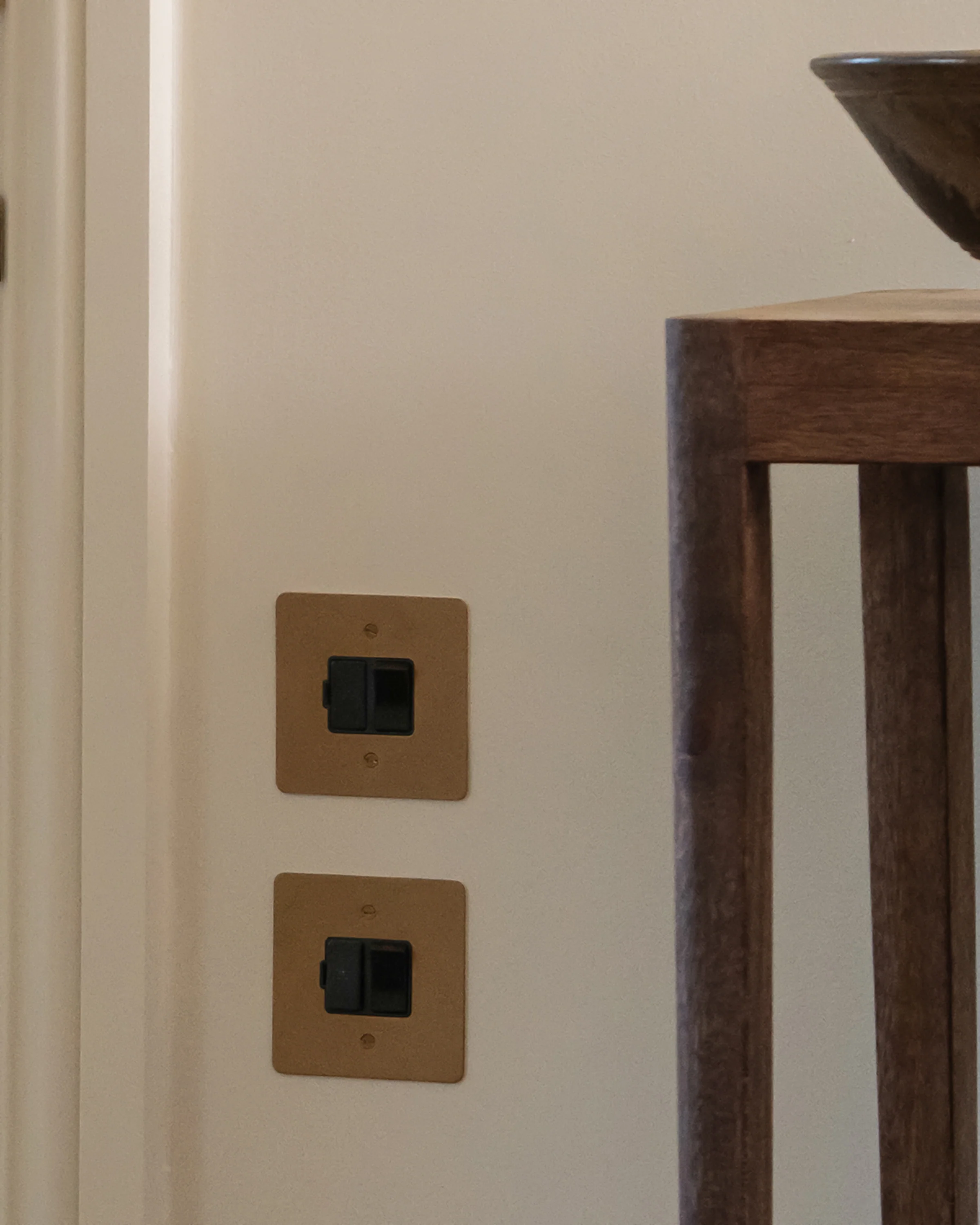 Single Switched Fused Spur (FCU) - Antique Brass | Black - Image 3